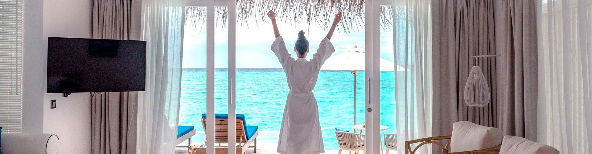 luxury_paradise_maldives_window